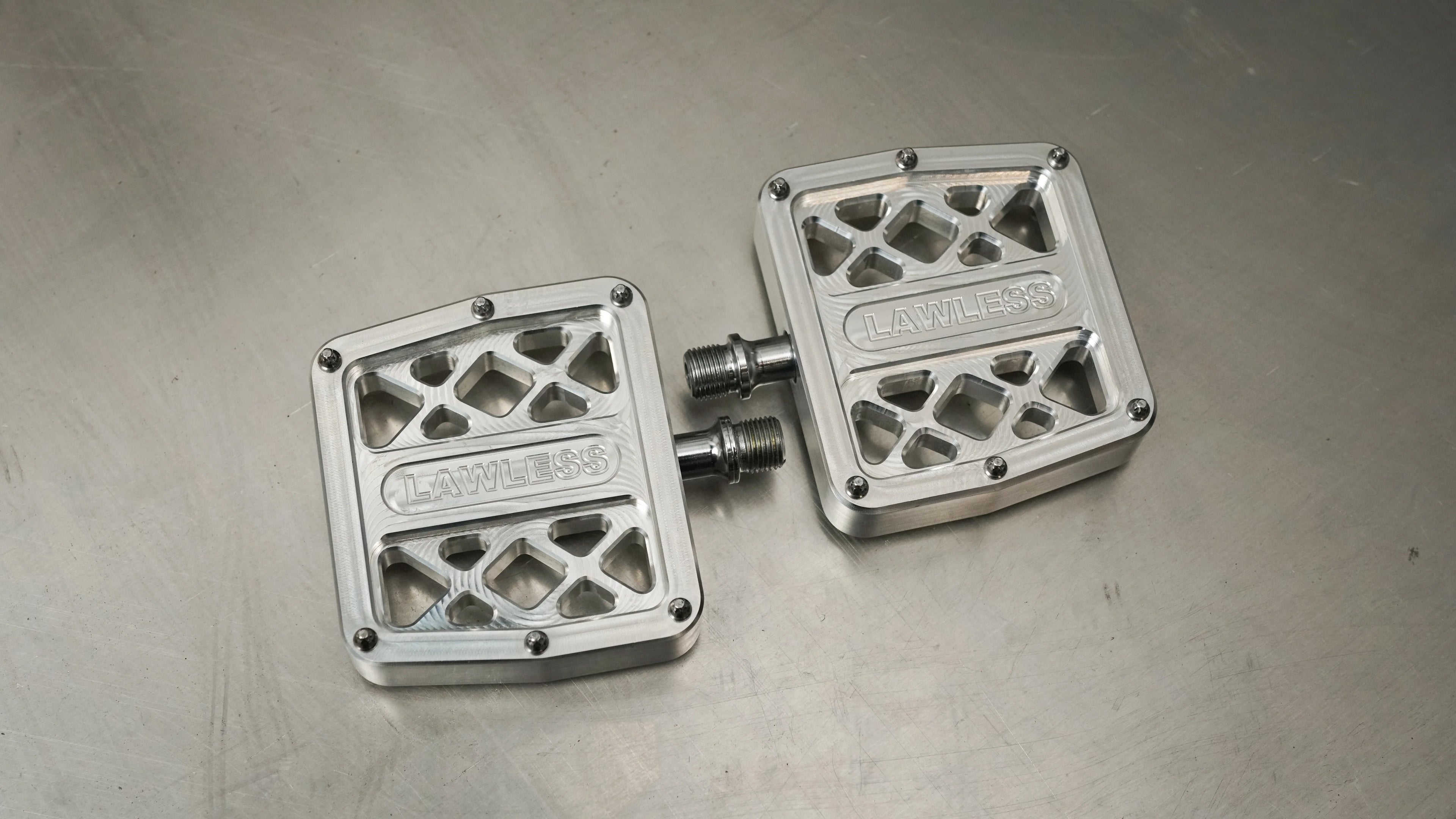 Lawless Sinner Pedal Set